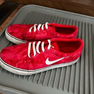 Nike SB shoes size 6Y fits women 7.5